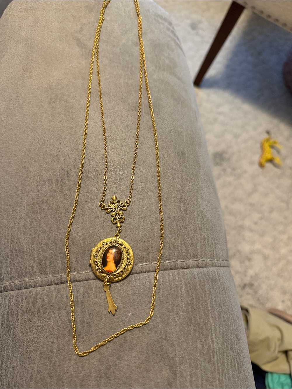 Gold Tone Vintage Portrait Locket Necklace - Women Jewelry